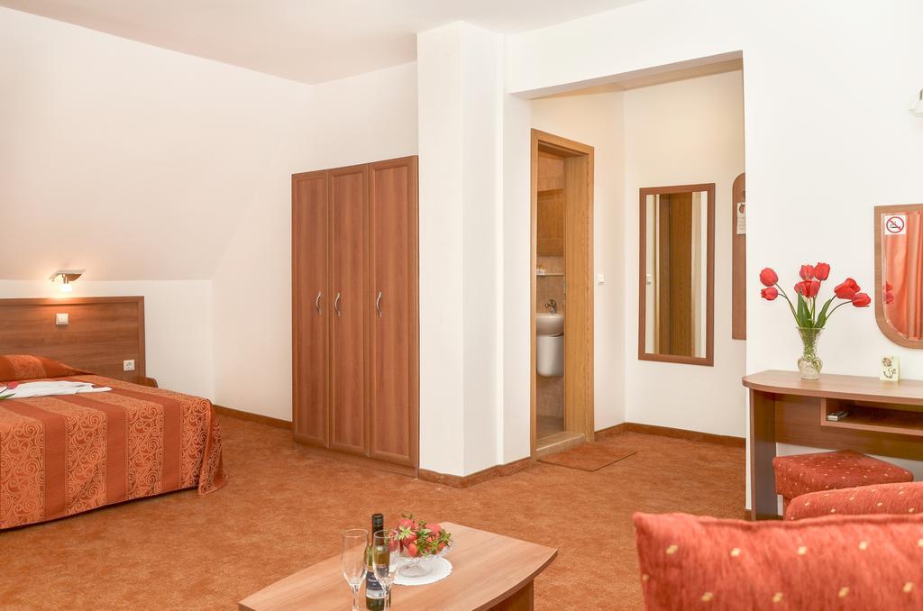 Family Hotel Vega Saints Constantine and Helena ภายนอก รูปภาพ