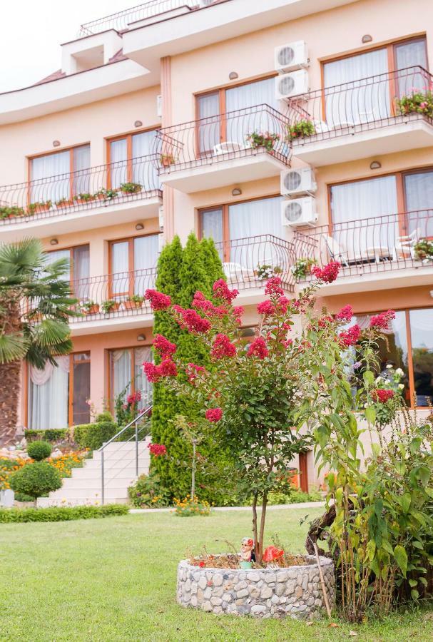 Family Hotel Vega Saints Constantine and Helena ภายนอก รูปภาพ
